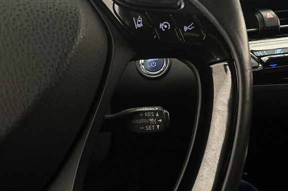 Toyota C-HR 14 of 24