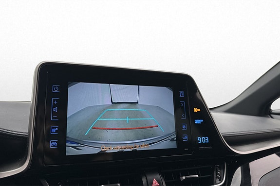 Toyota C-HR 16 of 24