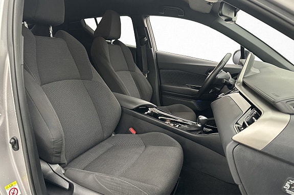 Toyota C-HR 21 of 24