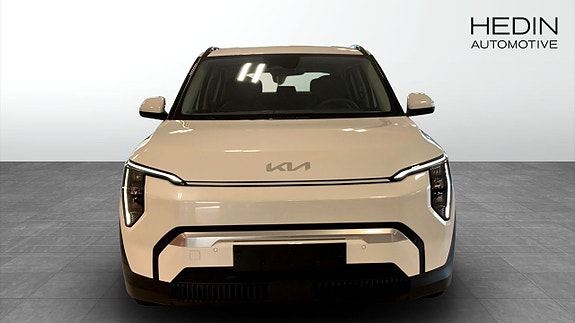 Kia EV3 4 of 11