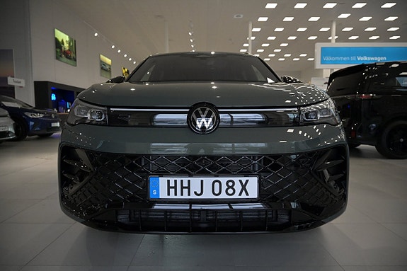 Volkswagen Tiguan 3 of 30
