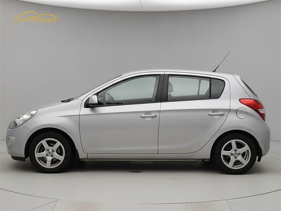 Hyundai i20 3 of 20