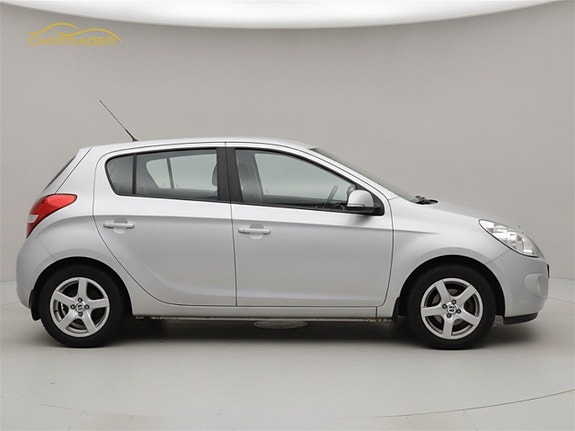 Hyundai i20 4 of 20