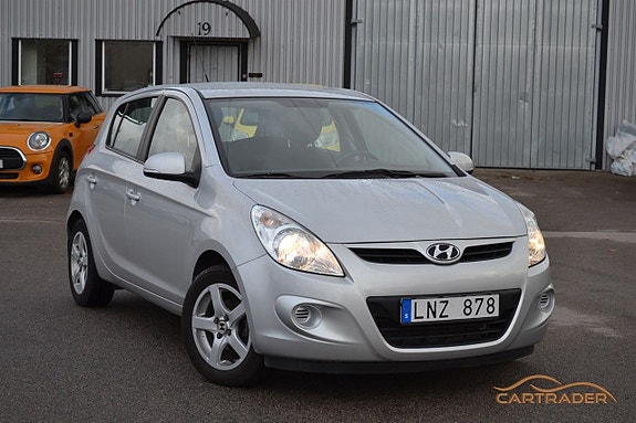 Hyundai i20 2 of 5