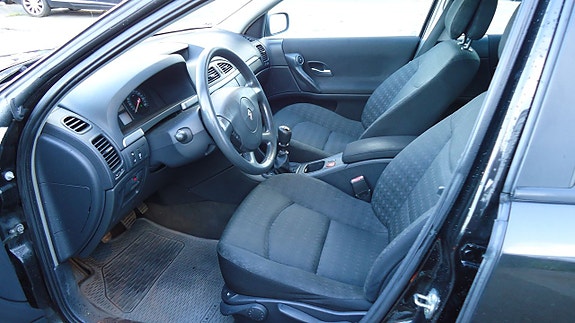 Renault Laguna 13 of 19