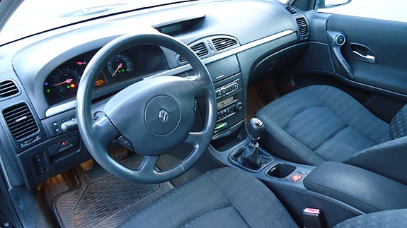 Renault Laguna 14 of 19