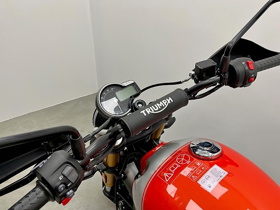 Triumph Scrambler 400X 5 of 10