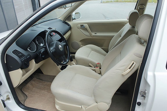 Volkswagen Polo 9 of 13