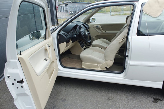 Volkswagen Polo 11 of 13