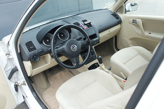 Volkswagen Polo 10 of 13