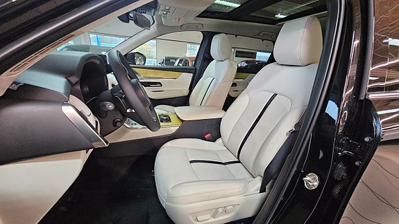 Mazda CX-80 10 of 12