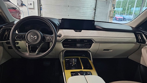 Mazda CX-80 11 of 12