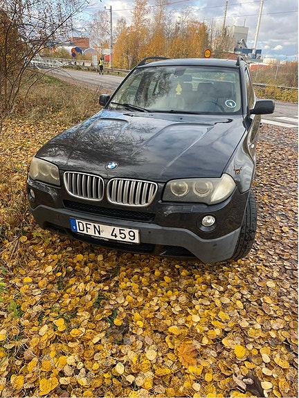 BMW X3 2 of 11