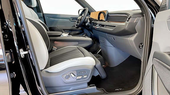 Kia EV9 12 of 18