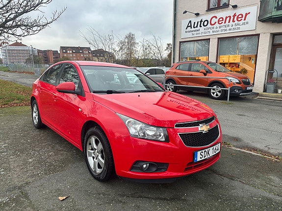 Chevrolet Cruze 2 of 5