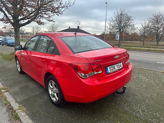 Chevrolet Cruze 7 of 9