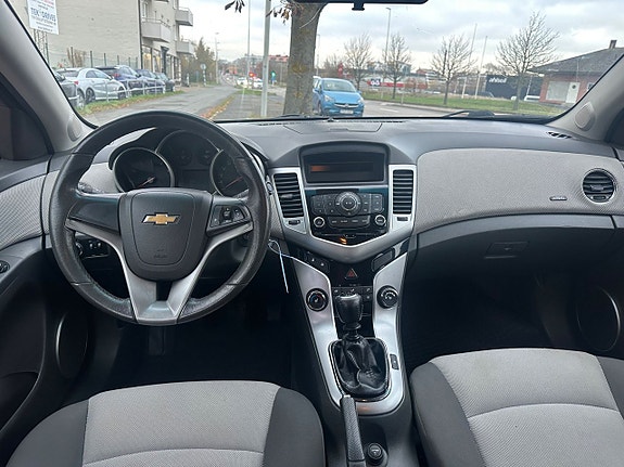 Chevrolet Cruze 9 of 9