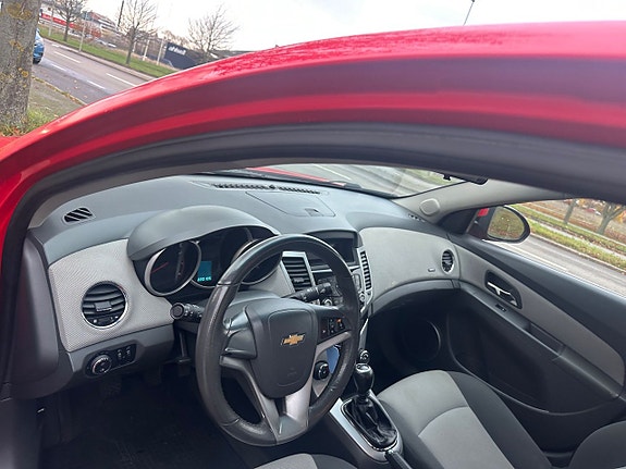 Chevrolet Cruze 6 of 9