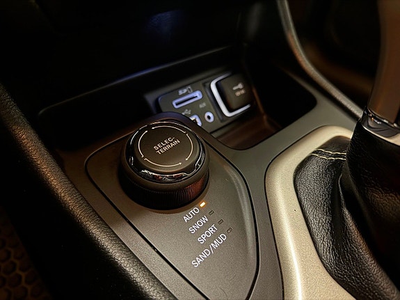Jeep Cherokee 8 of 11