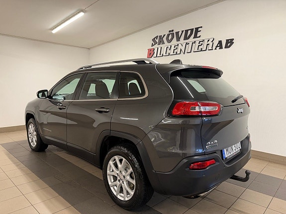 Jeep Cherokee 3 of 11