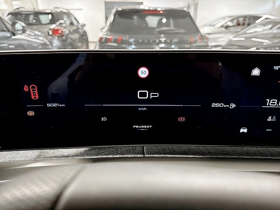 Peugeot 5008 9 of 18