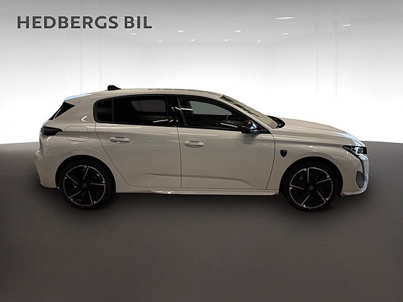 Peugeot e-308 2 of 5