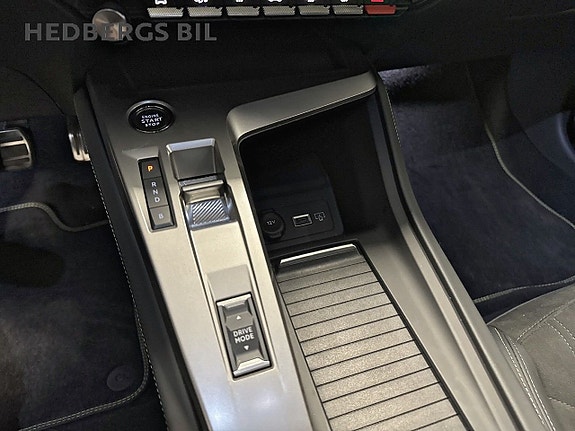 Peugeot e-308 17 of 17