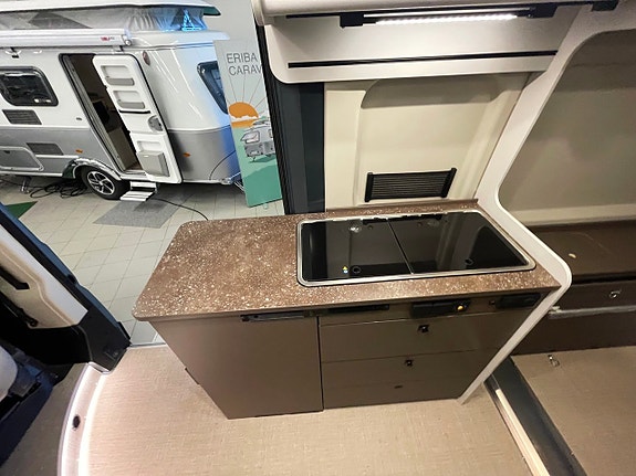 Bürstner C 600 B66, Skinn, Pop Up sovloft, Aut, 599 cm, 9 of 13