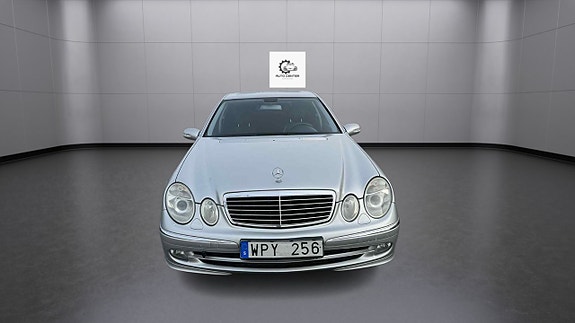 Mercedes-Benz E200