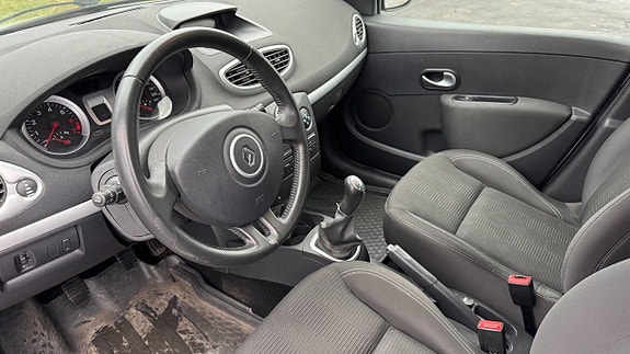Renault Clio 10 of 10