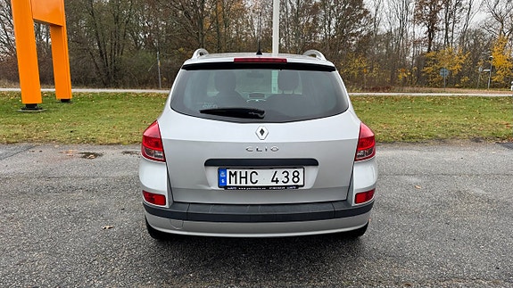 Renault Clio 6 of 10