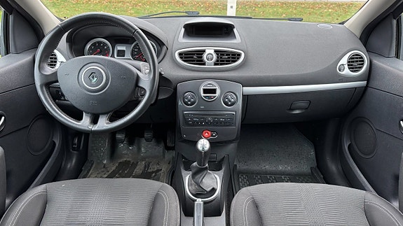Renault Clio 9 of 10