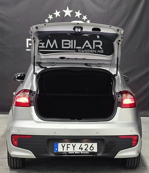 Kia Rio 7 of 27
