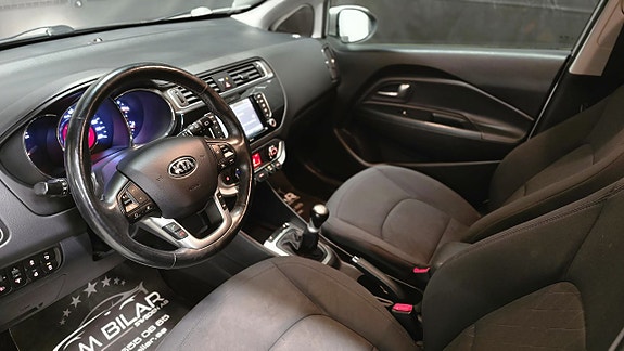 Kia Rio 9 of 27