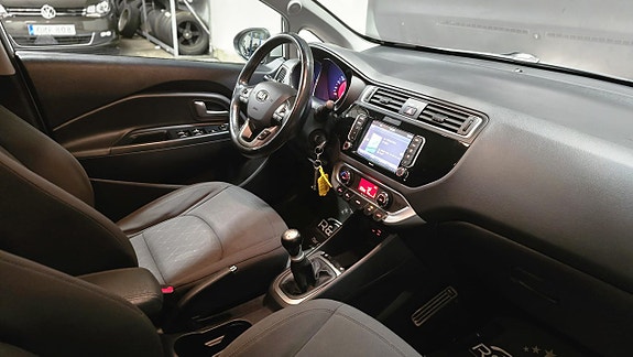 Kia Rio 11 of 27