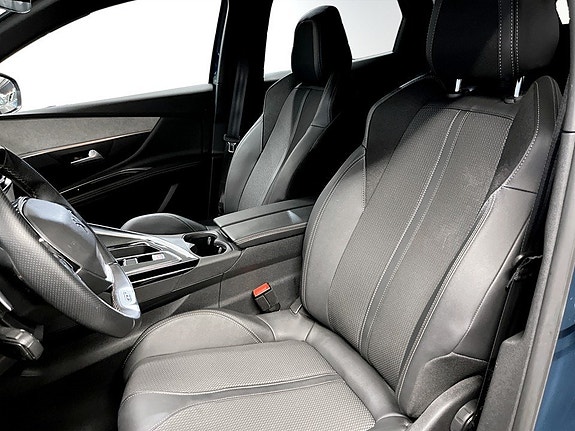 Peugeot 3008 4 of 5