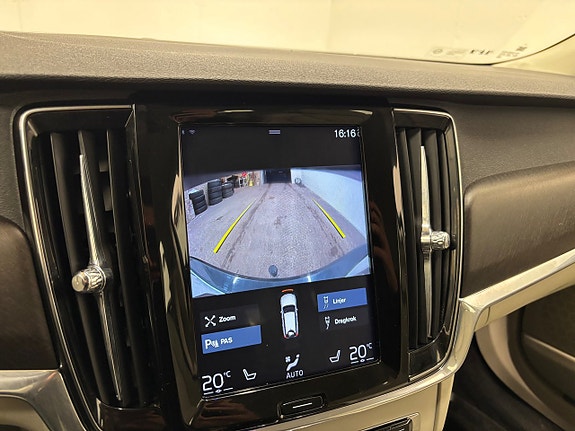 Volvo V90 Cross Country 18 of 26
