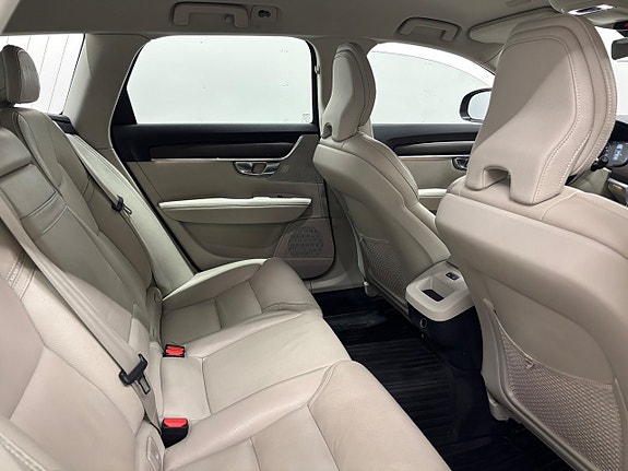 Volvo V90 Cross Country 24 of 26