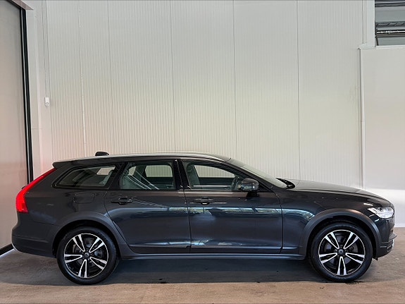 Volvo V90 Cross Country 4 of 5