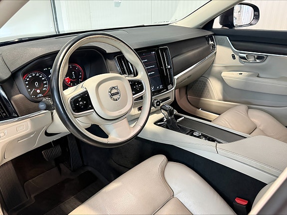 Volvo V90 Cross Country 10 of 26