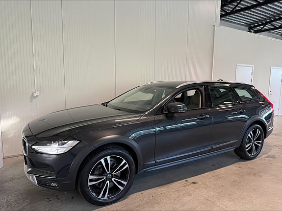 Volvo V90 Cross Country 7 of 26