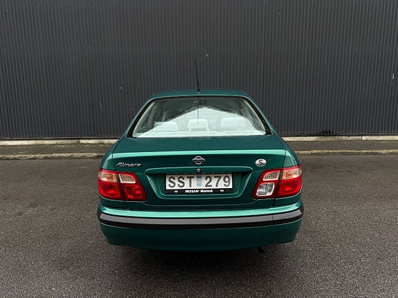 Nissan Almera 4 of 5