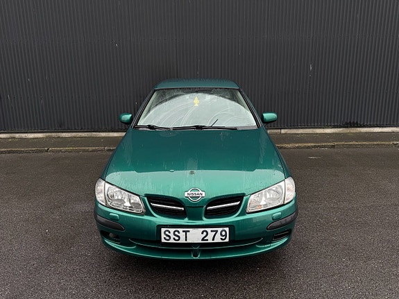 Nissan Almera 6 of 8