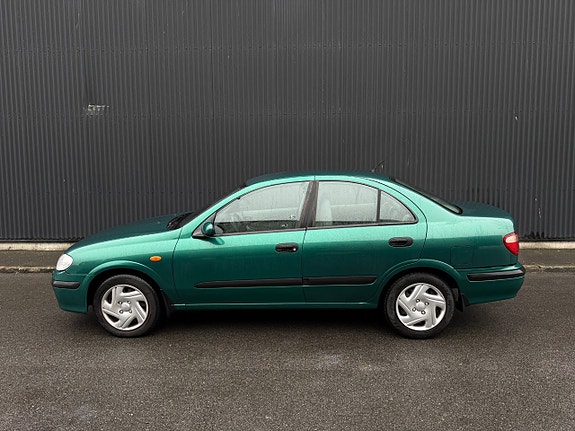 Nissan Almera 2 of 5