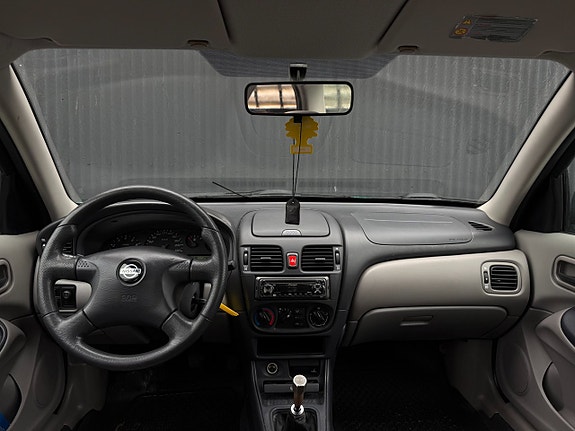 Nissan Almera 8 of 8