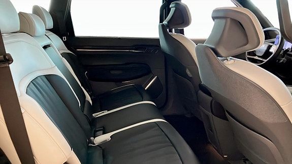 Kia EV9 5 of 13