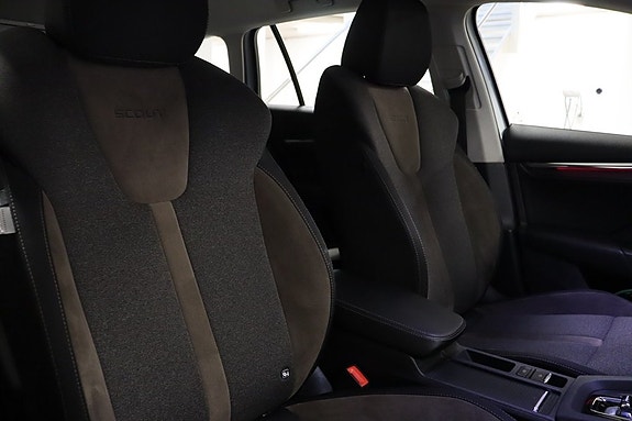 Skoda Octavia Scout 11 of 19