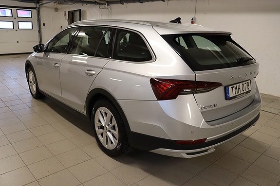 Skoda Octavia Scout 6 of 19