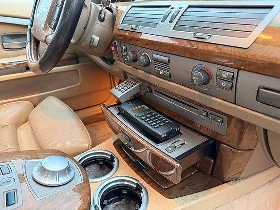 BMW 745i 5 of 5