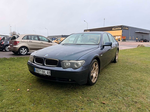 BMW 745i 2 of 5